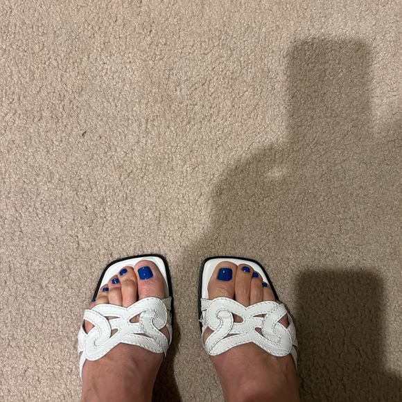 Stuart Wietzman White Leather with Black Heeled Slip On  Sandals Size 8.5 - Picture 2 of 11